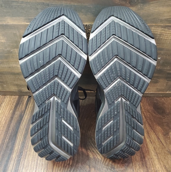 Brooks LEVITATE 3 Black Limited Edition Running Sneakers Womens Size 8.5 - Picture 7 of 8